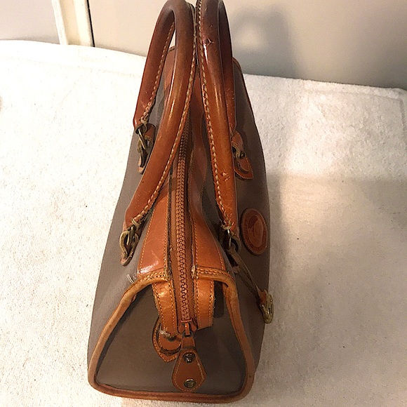 Dooney & Bourke purse. - Picture 3 of 6